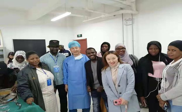 英語展會翻譯怎么收費 一天大概多少錢 英語展會翻譯怎么收費 一天大概多少錢